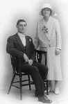 UknCpleWedFtle.jpg (8766 bytes)